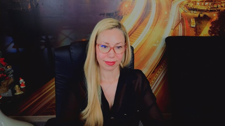 SofiaChastain's Streamate show and profile