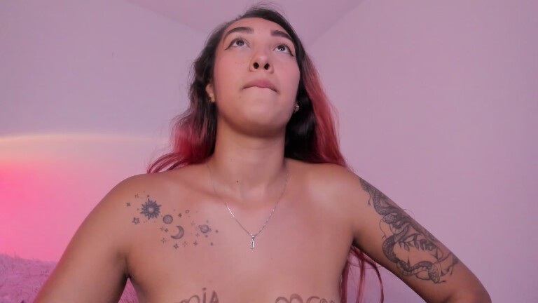 HeidyRousse's Streamate show and profile