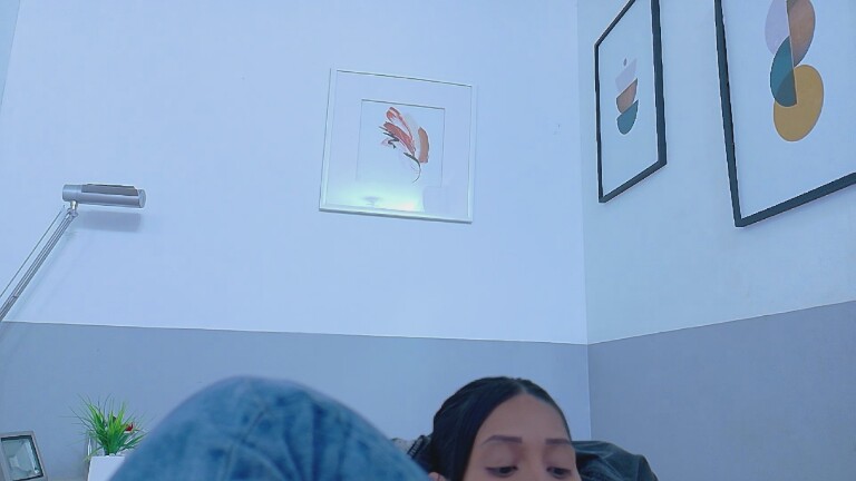 yourcuteneighbourr's Streamate show and profile