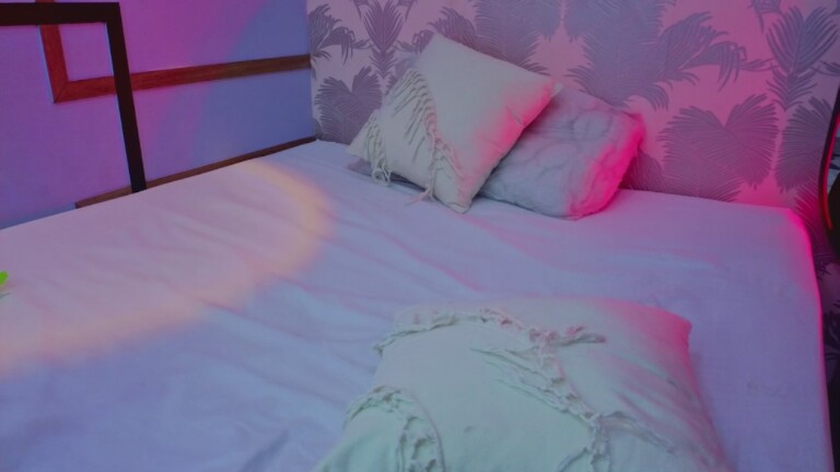 Emmaa_Thompsoon's Streamate show and profile