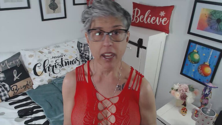 IzzyOnCam's Streamate show and profile