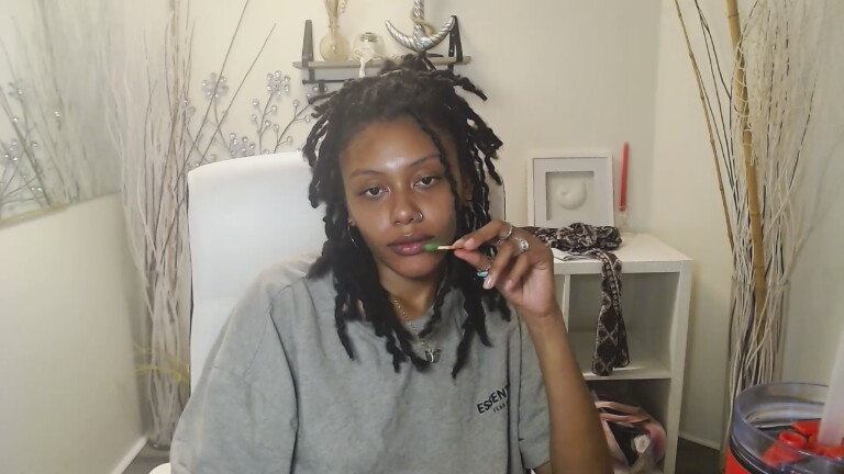 RoxyBlaine's Streamate show and profile