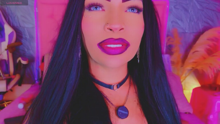 MacaSweet's Streamate show and profile