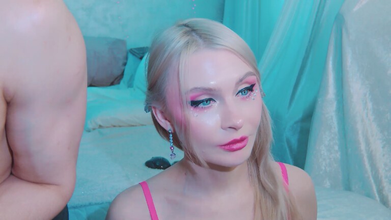 DenLina's Streamate show and profile