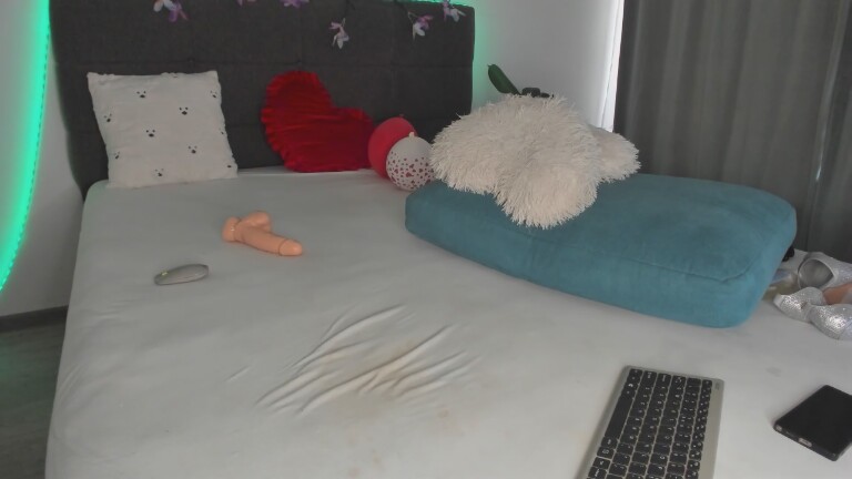 AlenaKeys's Streamate show and profile