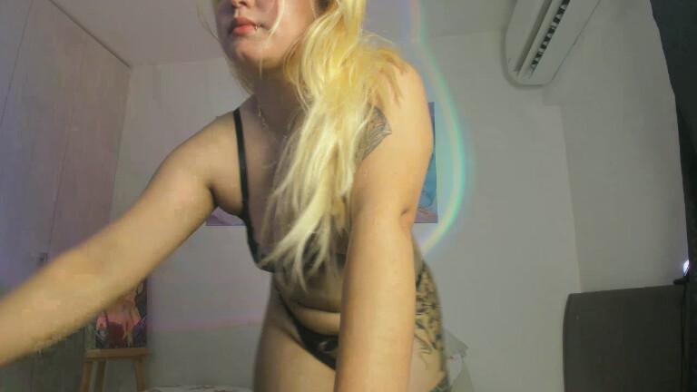 SkyLumen's Streamate show and profile