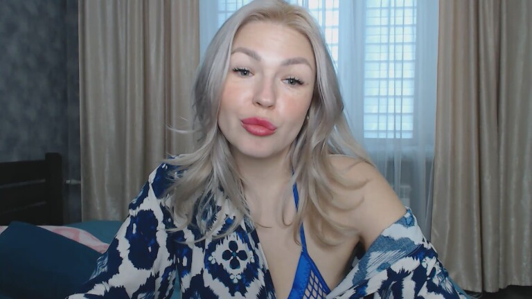 HelenLovememore's Streamate show and profile