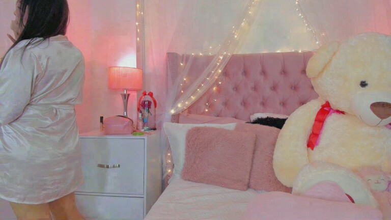 AlexandraWinterr's Streamate show and profile