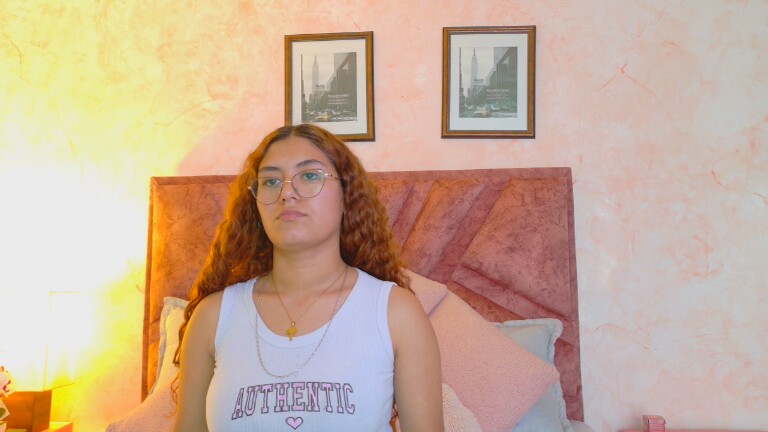 TaniaLux's Streamate show and profile